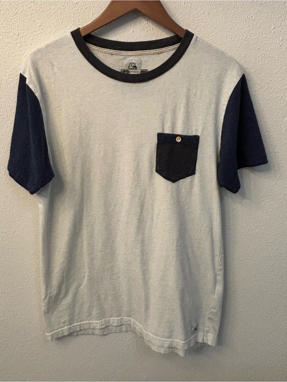 Quiksilver Casual Two-Tone Pocket Crew Neck T-Shirt - Ivory/Navy